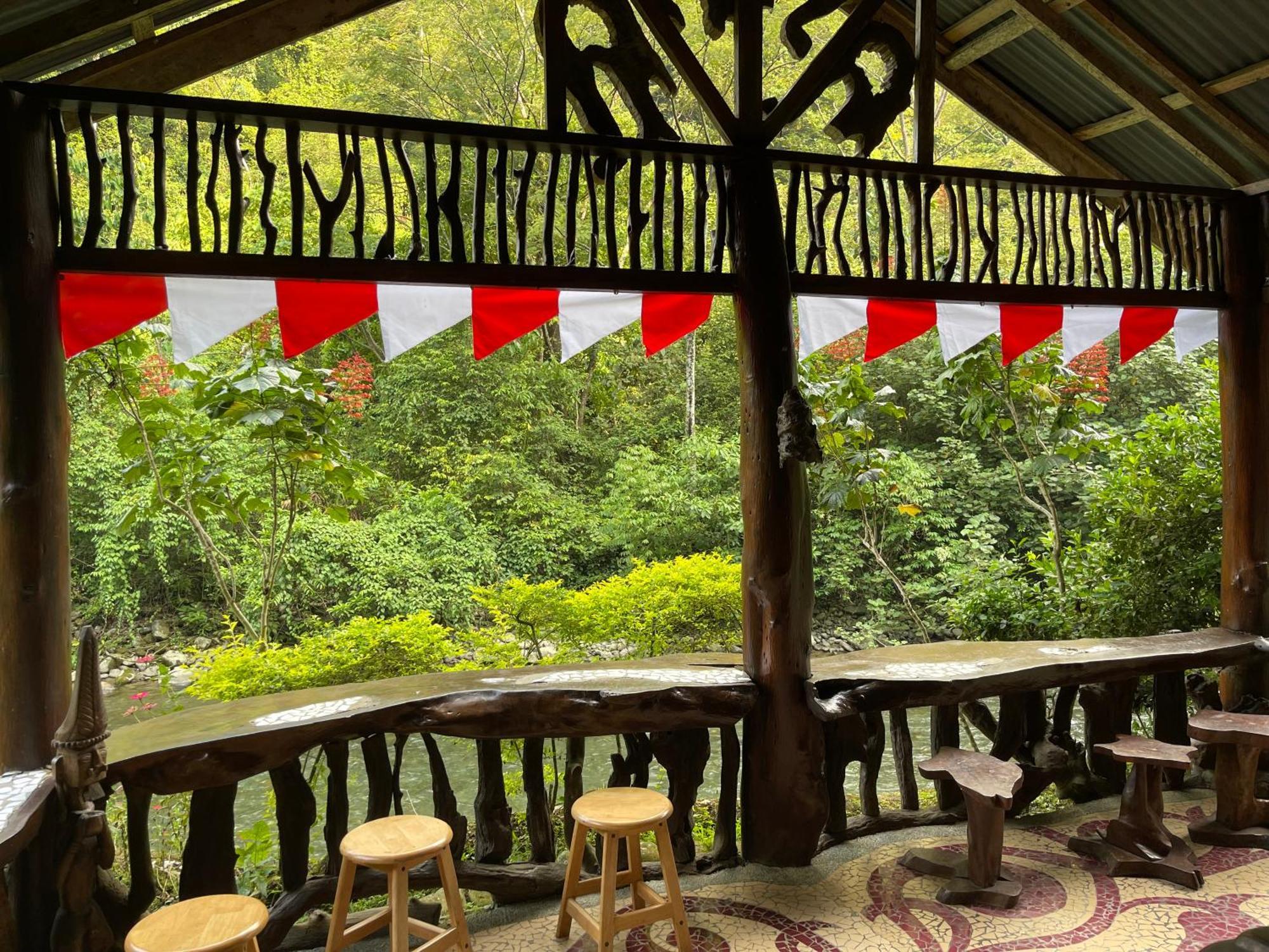 Kupu Kupu Garden Guest House & Cafe Букит Лаванг Екстериор снимка