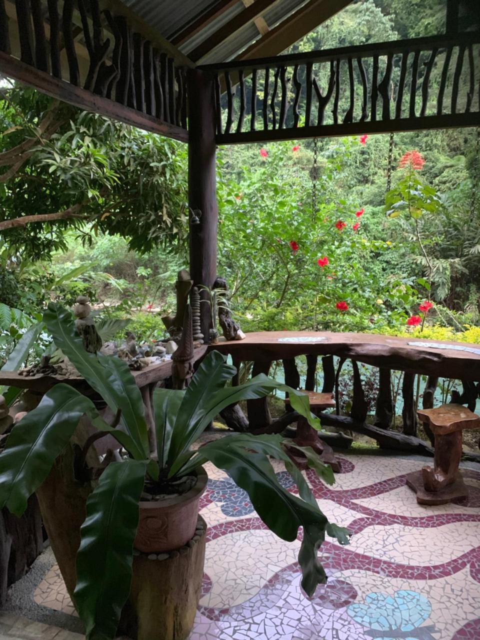 Kupu Kupu Garden Guest House & Cafe Букит Лаванг Екстериор снимка